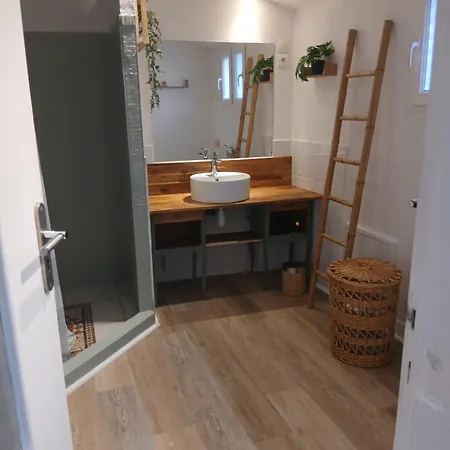 Semesterbostad Les Pieds Dans L Eau