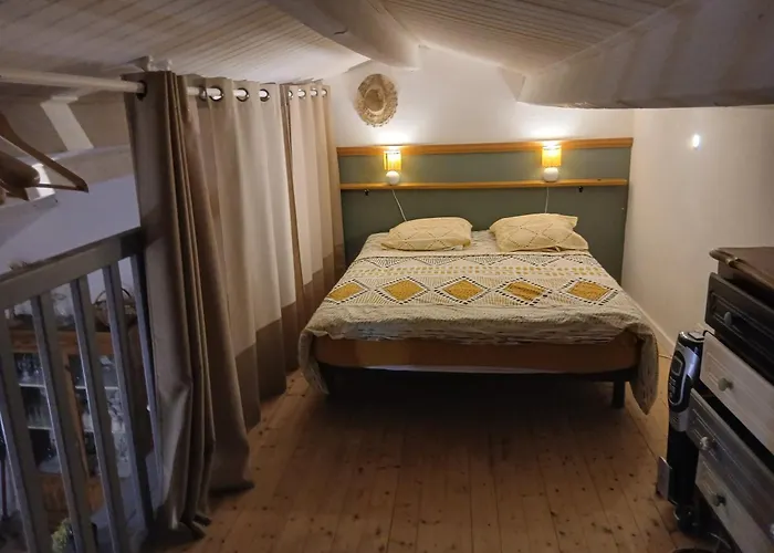 Les Pieds Dans L Eau Hébergement de vacances *